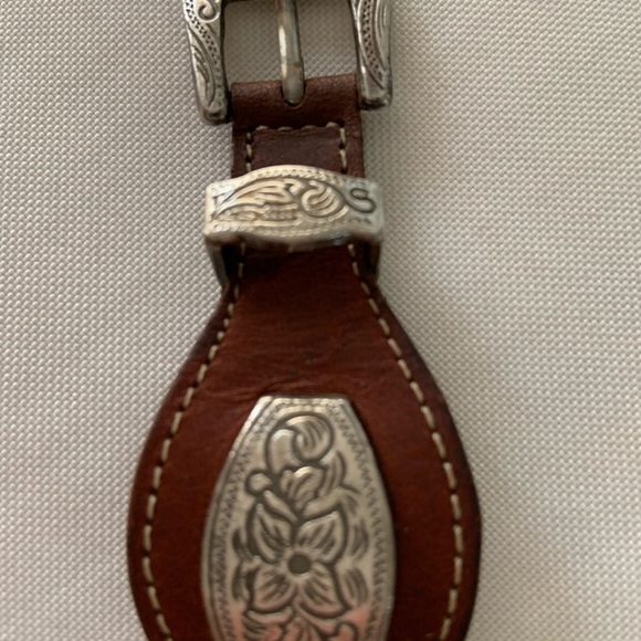 Cherokee woman’s wrist watch - Picture 3 of 8